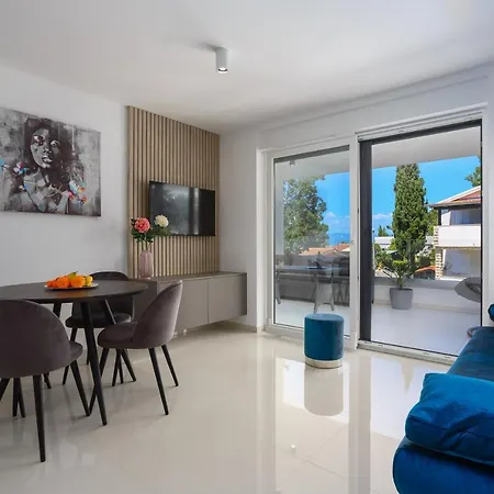 Apartment Larissa Njivice